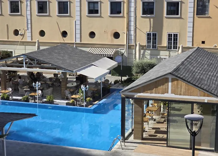 Luxury Apartments With Pool View At Caesar Resort