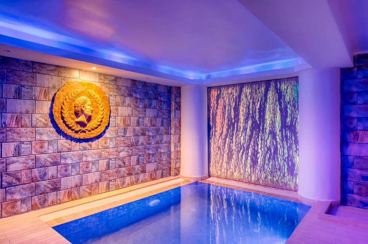Luxury With Pool View At Caesar Appartement